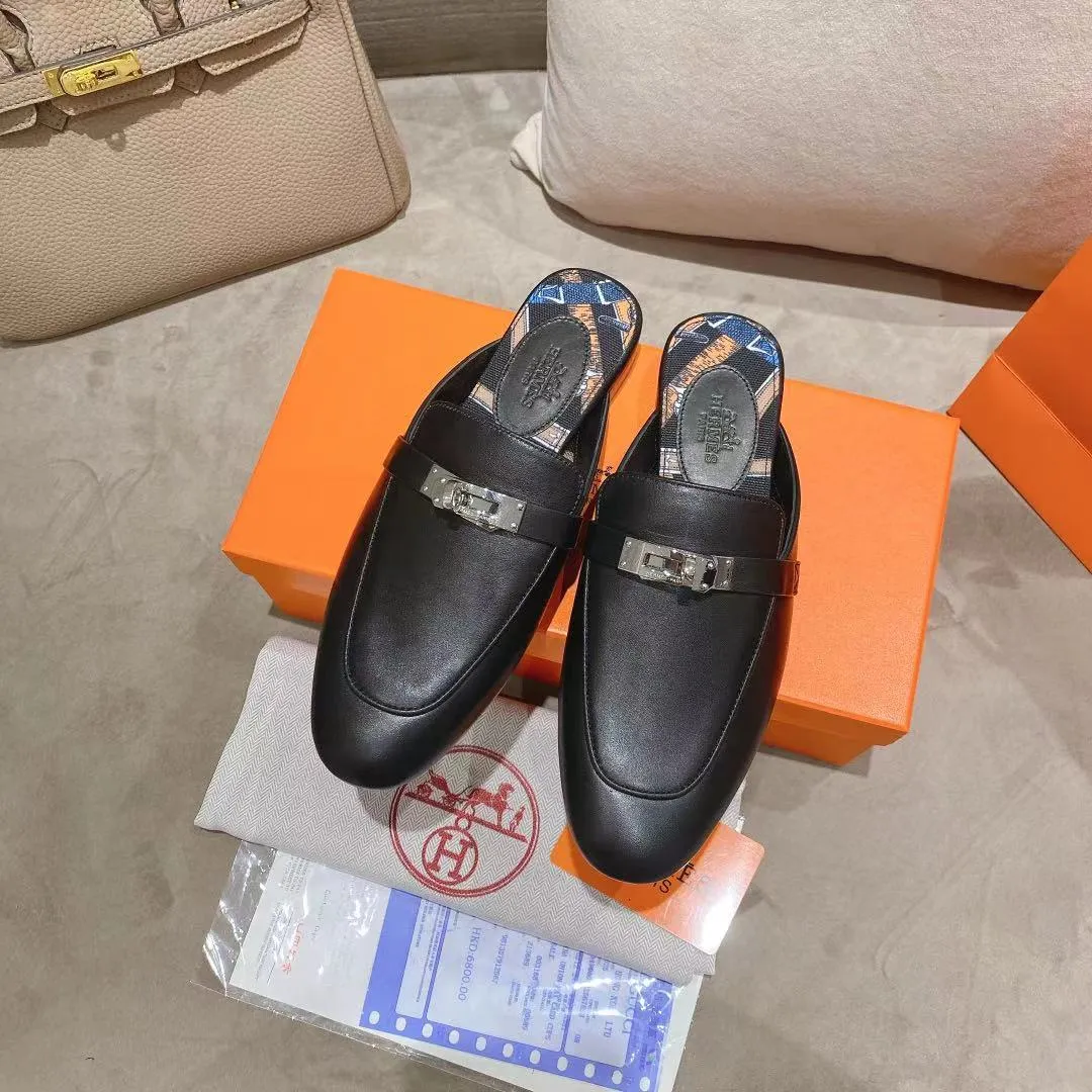 👟👟Ex-factory price 440👟👟Hermes/Hermes new kelly buckle sandal mule shoes for women flat toe lazy shoes and half slippers😄😄😄 Fabric: calfskin lining: sheepskin lining/3D floral cloth🌸🌸🌸 Code number: 35 36 37 38 39 40 41 Color: Black White Brown Outsole: Anti-leather pattern rubber outsole